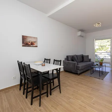 1 Bedroom Amazing In Seget Donji *
