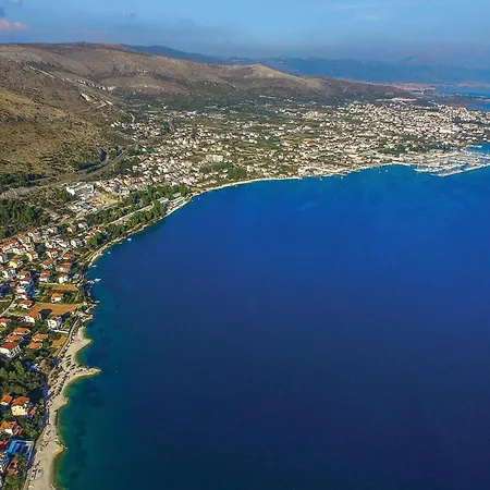 Beautiful In Seget Donji With Wifi דירה