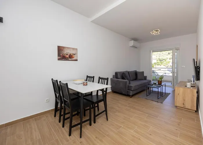 Beautiful In Seget Donji With Wifi *