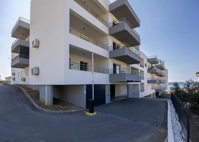 Beautiful In Seget Donji With Wifi * Trogir