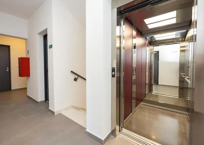 Apartment Beautiful In Seget Donji With Wifi